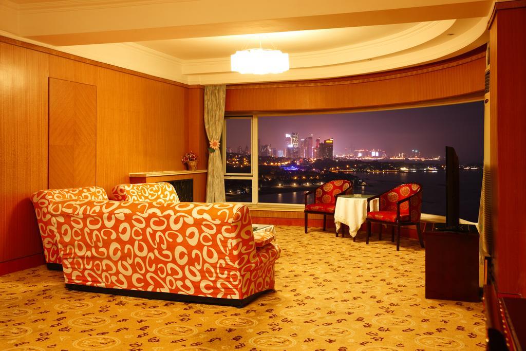 Donghai Grand Hotel Čching-tao Exteriér fotografie